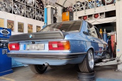 5er-BMW-E12-verschraenken-8