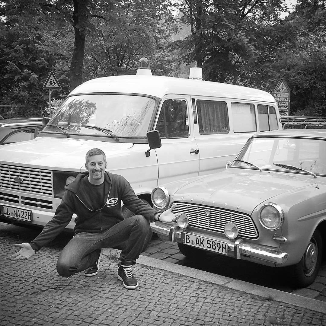 Zwei Relikte deutscher Automobil-Geschichte mitten in Berlin