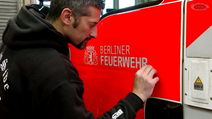 Reparatur von Fahrzeugen der Berliner Feuerwehr [Video]