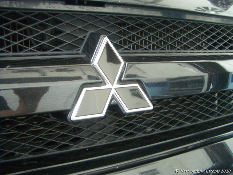Farbwechsel eines Mitsubishi-Logos