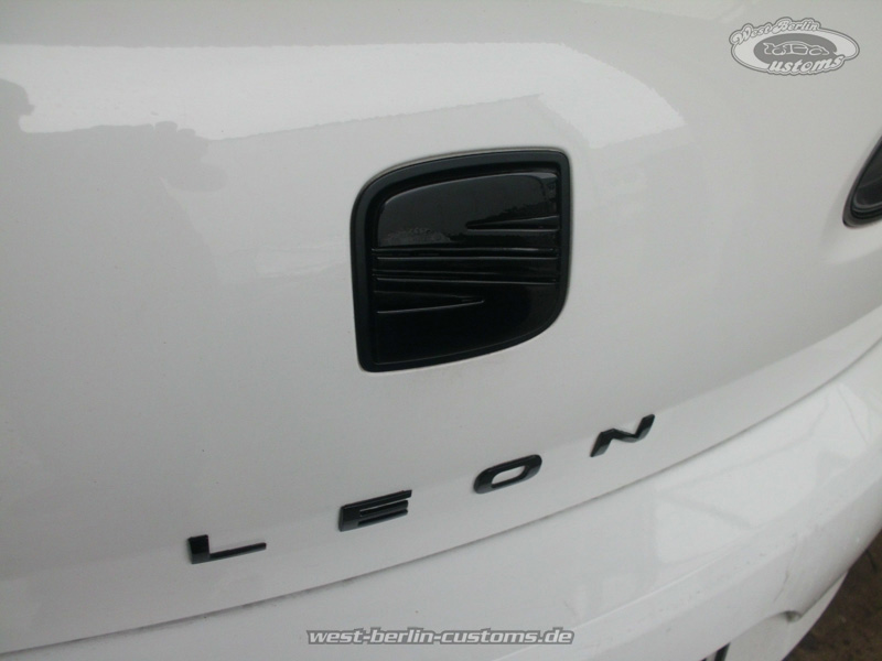 Optische Details am Seat Leon 1P – Logo lackieren, Embleme folieren, Bremssättel lackieren